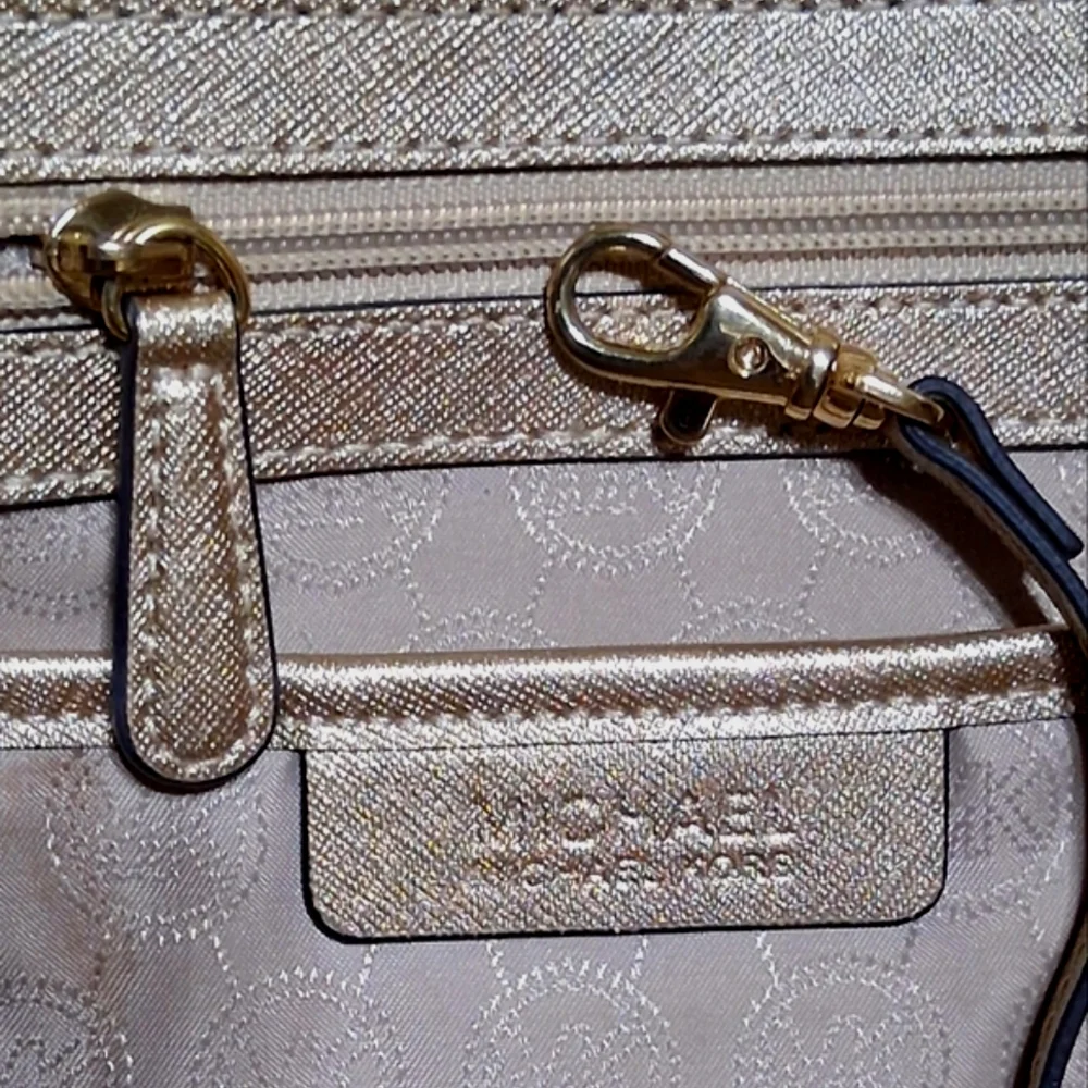 MICHAEL KORS Quinn Crosshatch Saffiano Texture Metallic Tote Bag